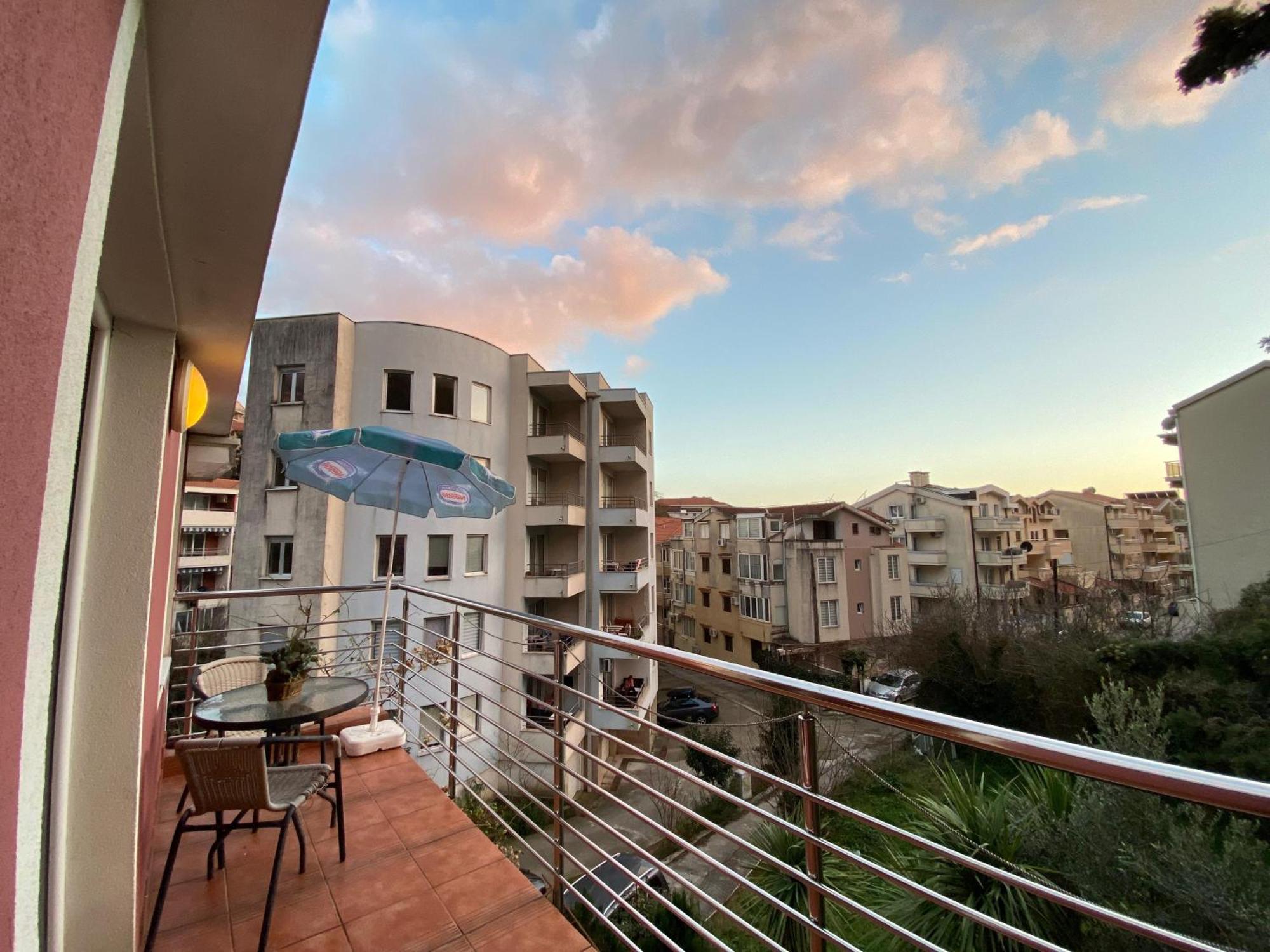 Markovic Aparthotel - Budva Becici Hotel Экстерьер фото